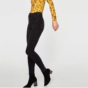 The High Waist Jeans Im Rock Black by ZARA